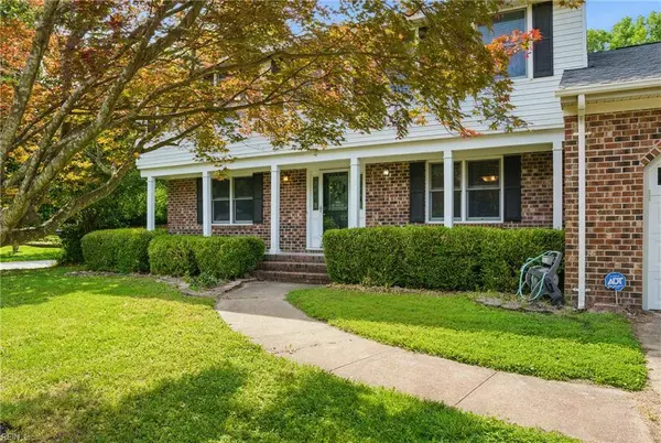 833 Moffat LN, Virginia Beach, VA 23464