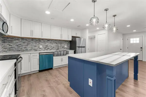 2203 NOTTINGHAM RD, South Daytona, FL 32119