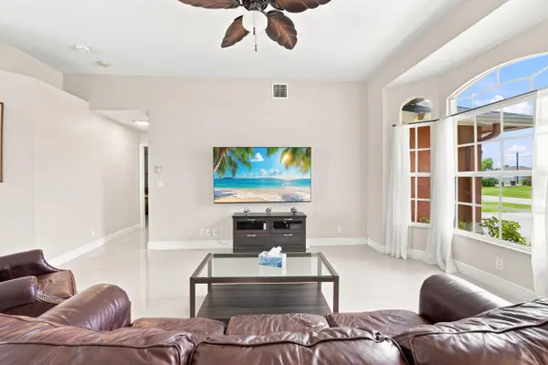 1526 SW MULLINAX AVE, Port St Lucie, FL 34953