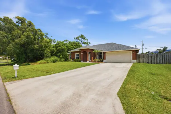 1526 SW MULLINAX AVE, Port St Lucie, FL 34953