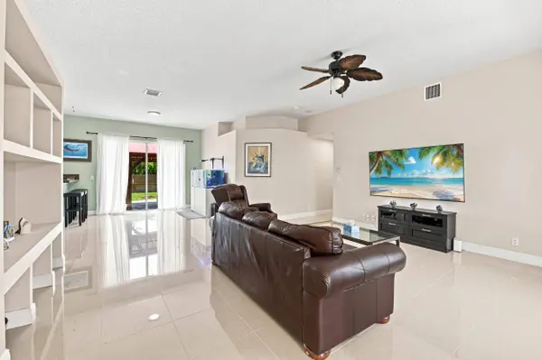 1526 SW MULLINAX AVE, Port St Lucie, FL 34953