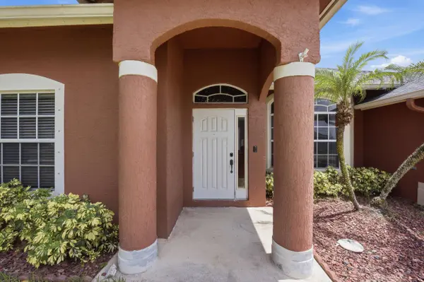 1526 SW MULLINAX AVE, Port St Lucie, FL 34953