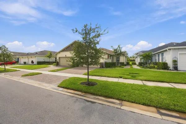 1961 SE Crosswood WAY, Port St Lucie, FL 34984