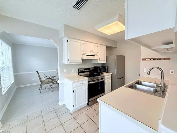 3900 Dupree LN, Virginia Beach, VA 23456