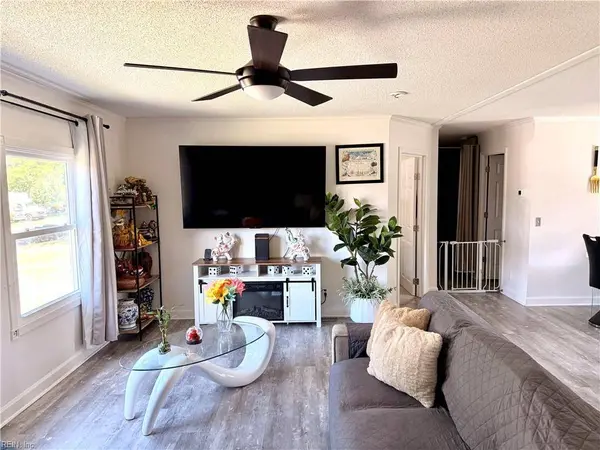 1256 Swallow DR, Virginia Beach, VA 23453