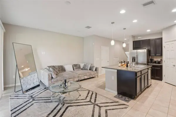 7046 TOWNE LAKE RD, Riverview, FL 33578