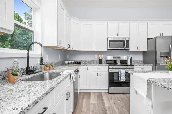 3328 Brook Meadows CIR, Cookeville, TN 38506