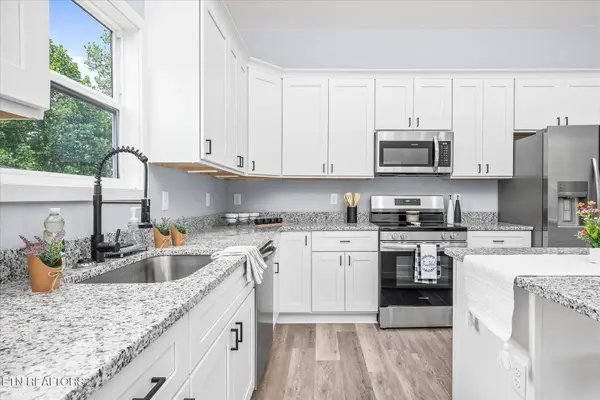 3328 Brook Meadows Circle, Cookeville, TN 38506