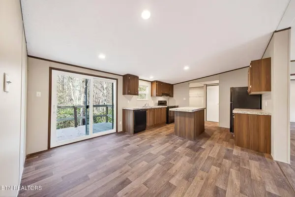 391 Cherokee Rd, Crossville, TN 38572