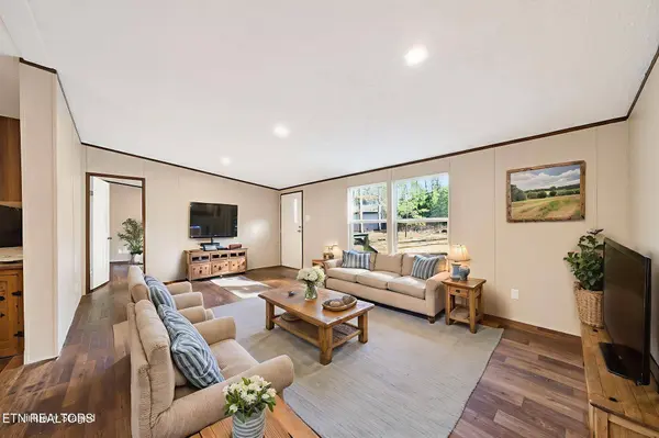 391 Cherokee Rd, Crossville, TN 38572