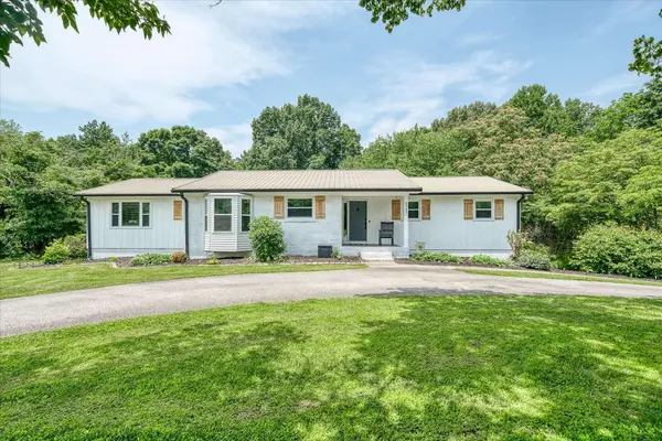 2727 Old Salem Dr, Cookeville, TN 38506