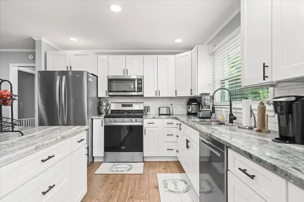 2727 Old Salem Dr, Cookeville, TN 38506