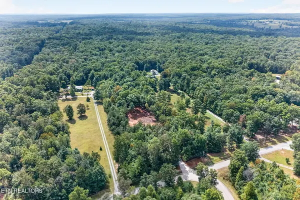 205 High Flats Rd, Monterey, TN 38574