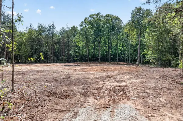 205 High Flats Rd, Monterey, TN 38574