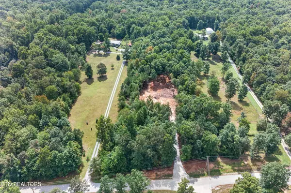 205 High Flats Rd, Monterey, TN 38574