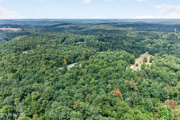 205 High Flats Rd, Monterey, TN 38574