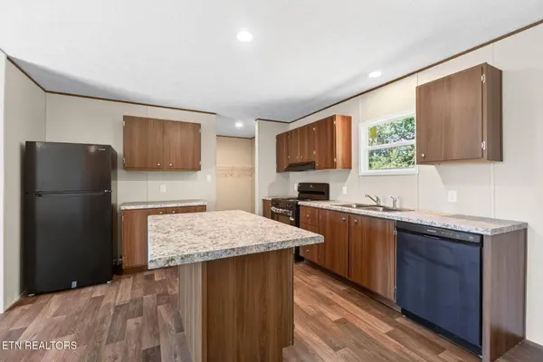 736 Shadberry DR, Crossville, TN 38572