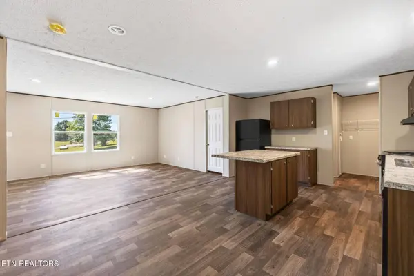 736 Shadberry DR, Crossville, TN 38572