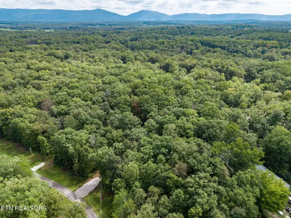 Killary Rd, Crossville, TN 38572