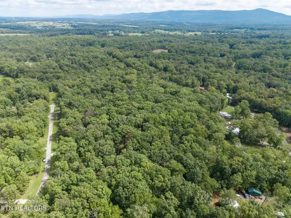 Killary Rd, Crossville, TN 38572