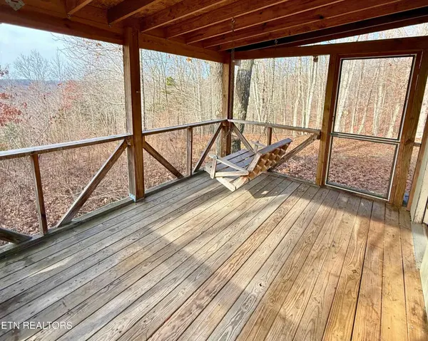 353 Red Bud Lane, Hilham, TN 38568