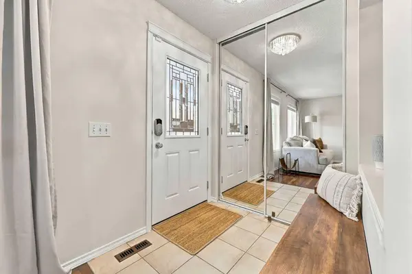 124 Inverness Rise SE, Calgary, AB T2Z 2X1