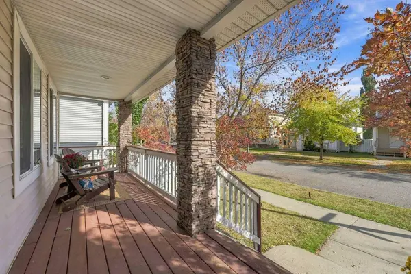 124 Inverness Rise SE, Calgary, AB T2Z 2X1