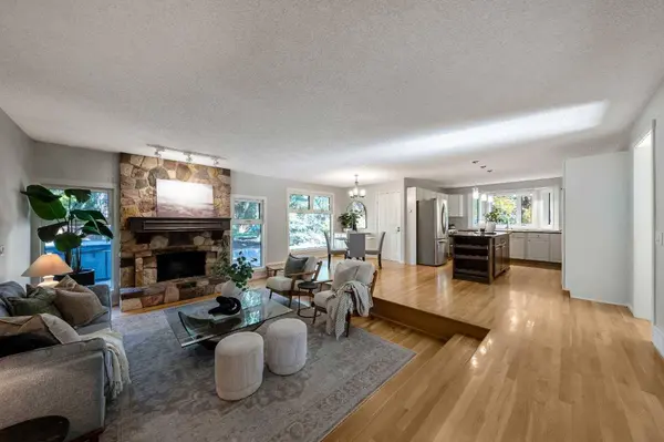 224 Varsity CRES NW, Calgary, AB T3B 2Z6