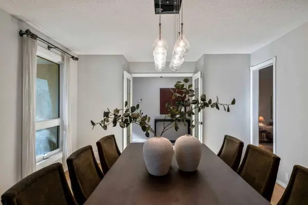 224 Varsity CRES NW, Calgary, AB T3B 2Z6