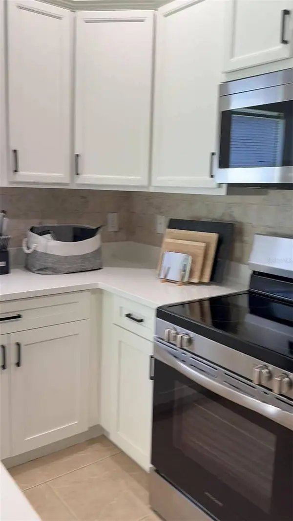 2729 WALDEN WOODS DR, Plant City, FL 33566