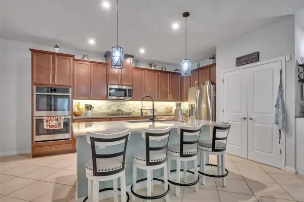 2119 WHITE DAHLIA DR, Apopka, FL 32712