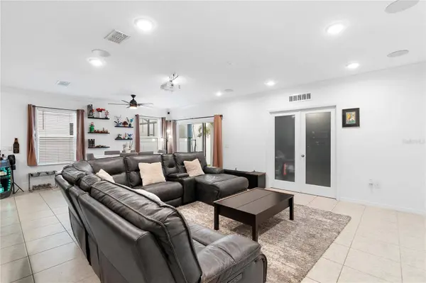 164 E FIESTA KEY LOOP, Deland, FL 32720