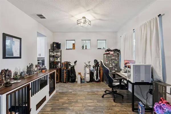 221 ANCONA AVE, Debary, FL 32713