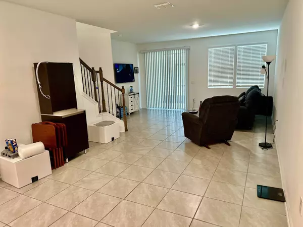 303 Redbud Rd, Palm Coast, FL 32137