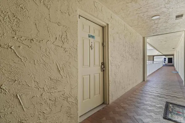 999 Ft Pickens Rd, Pensacola Beach, FL 32561