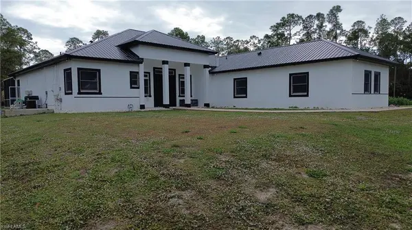 570 31st ST NW, Naples, FL 34120