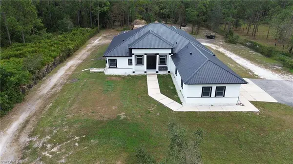 570 31st ST NW, Naples, FL 34120