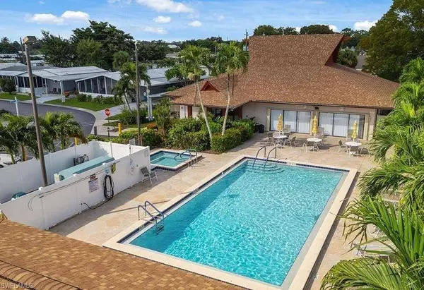 76 Atlantic WAY #76, Naples, FL 34104