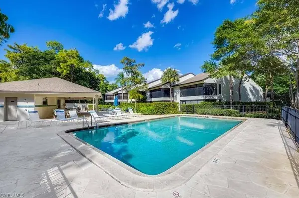 1810 Kings Lake BLVD #103, Naples, FL 34112