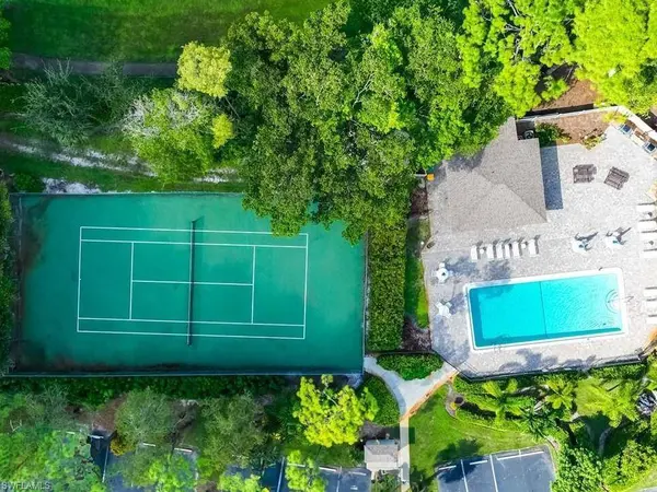 1810 Kings Lake BLVD #103, Naples, FL 34112