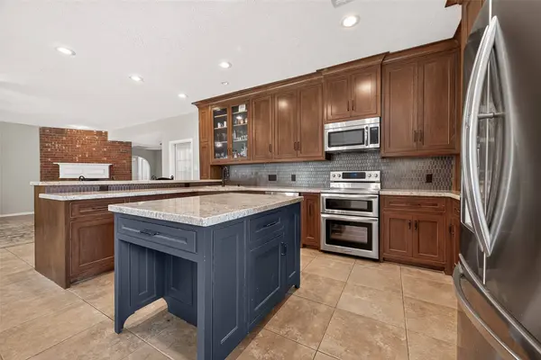 7303 Oak Bluff DR, Magnolia, TX 77354