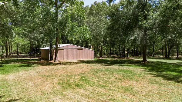 919 Mccaleb RD N, Montgomery, TX 77356