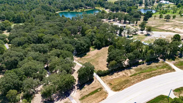 919 Mccaleb RD N, Montgomery, TX 77356