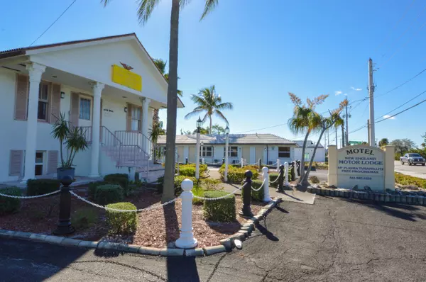 704 N Dixie Hwy HWY, Lantana, FL 33462