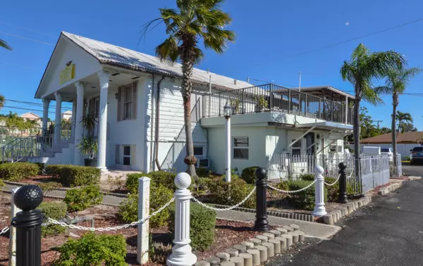 704 N Dixie Hwy HWY, Lantana, FL 33462