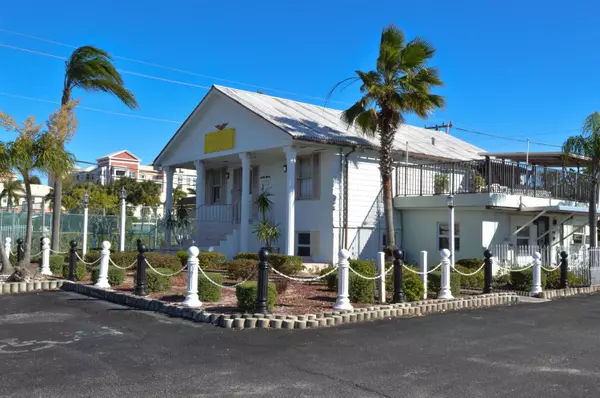 704 N Dixie Hwy HWY, Lantana, FL 33462