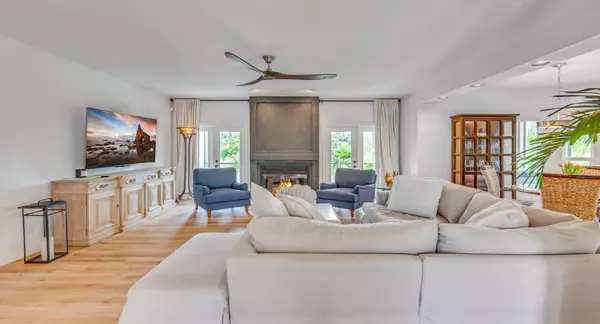 Gulf Breeze, FL 32561-4531,332 Deer Point Dr