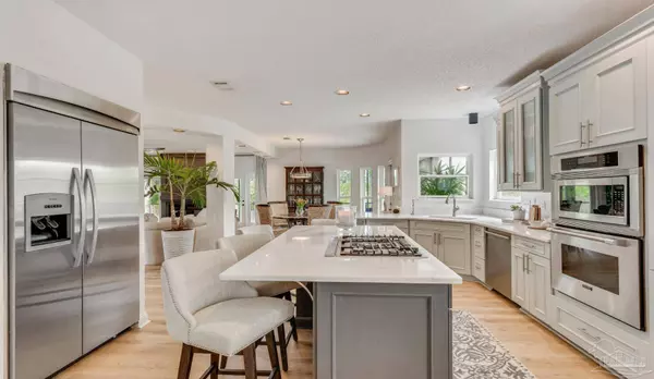 332 Deer Point Dr, Gulf Breeze, FL 32561