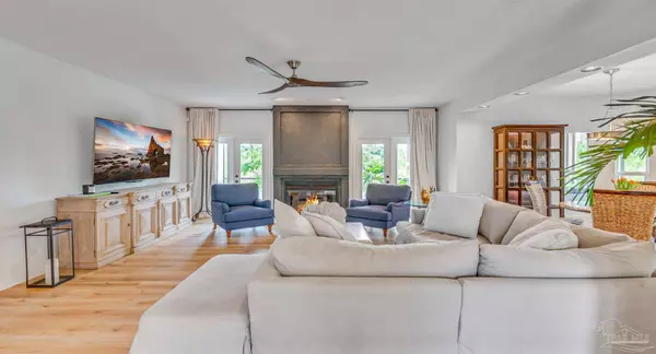 332 Deer Point Dr, Gulf Breeze, FL 32561