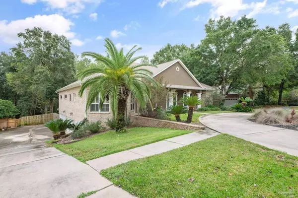 1011 Bucyrus Ln, Cantonment, FL 32533